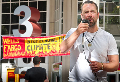 Dropping The Banner On Wells Fargo's Fossil Foolishness:May 18, 2022